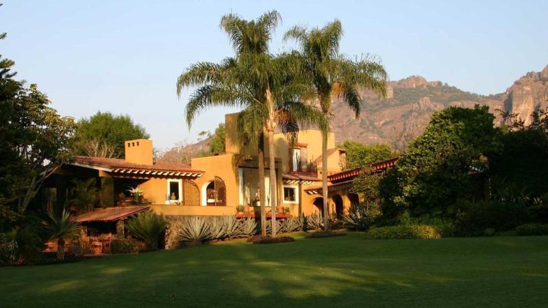 Amomoxtli Hotel Tepoztlán Exterior photo